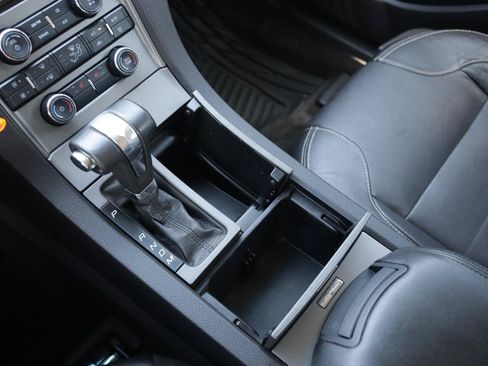 Used 2012 Ford Taurus SEL FWD image 33