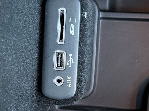 Used 2016 Chrysler 300 Limited RWD image 28