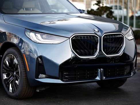 New 2026 BMW X3 xDrive30 w/ Premium Package image 2