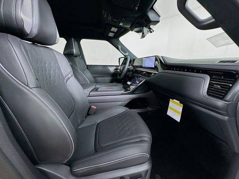 New 2026 INFINITI QX80 Autograph w/ Premium Cargo Package image 38