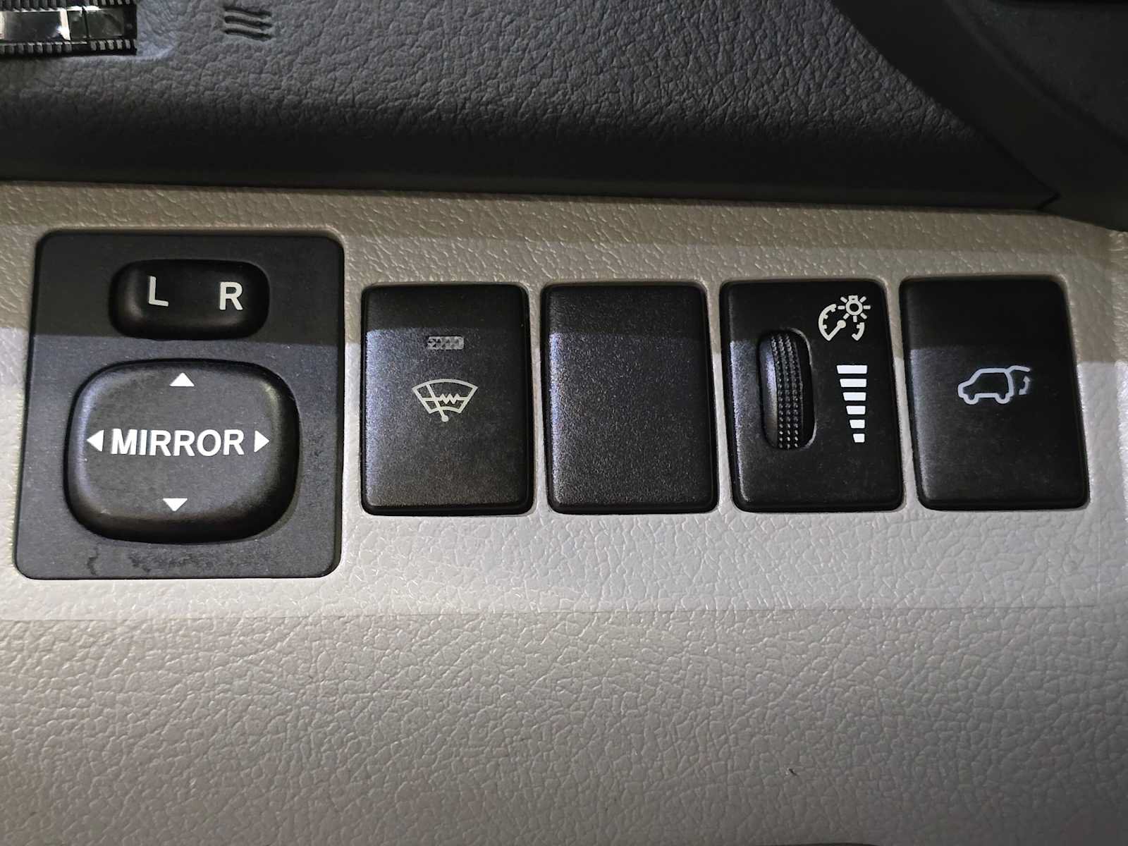Used 2010 Toyota Highlander Limited AWD/4WD image 18
