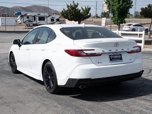 Used 2025 Toyota Camry SE FWD image 7