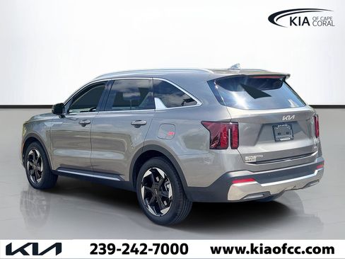 Certified 2026 Kia Sorento EX FWD image 4