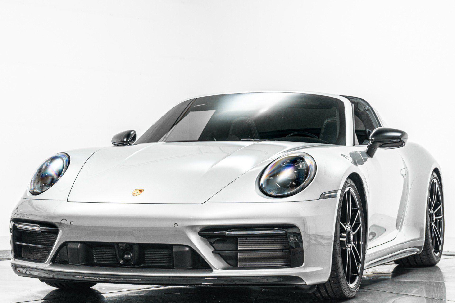 Used 2022 Porsche 911 Targa 4 GTS AWD/4WD image 5
