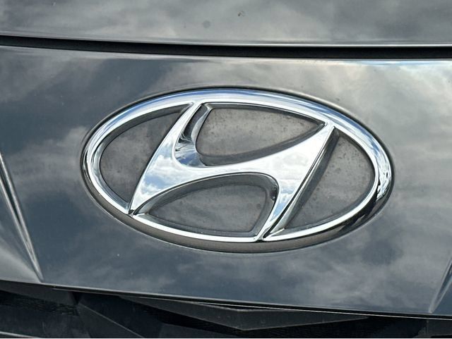 Used 2021 Hyundai Elantra SE FWD image 33