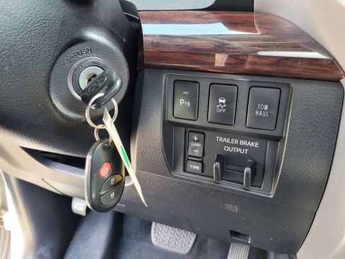 Used 2016 Toyota Tundra Limited w/ Limited Premium Package image 20