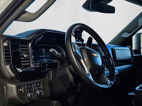 Used 2024 Chevrolet Silverado 2500 LT image 9