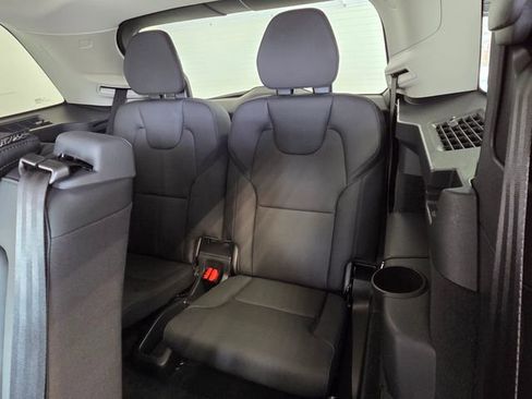 Certified 2025 Volvo XC90 B5 Plus image 17