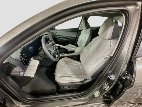 New 2026 Hyundai Elantra Limited FWD image 16