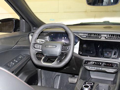 New 2026 Jeep Cherokee Limited AWD/4WD image 13