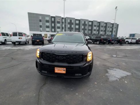 Used 2022 Kia Telluride SX w/ SX Prestige Package image 3