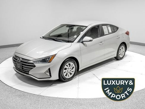 Used 2019 Hyundai Elantra SE FWD image 1