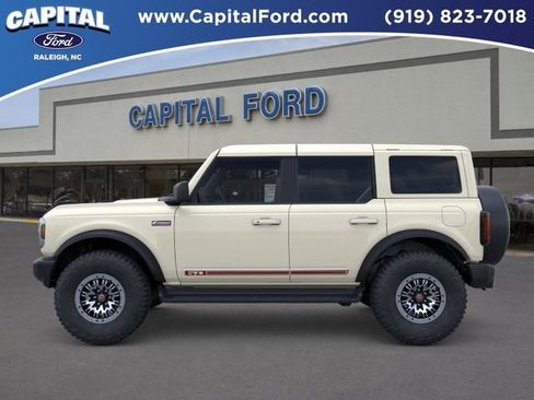 New 2026 Ford Bronco Outer Banks w/ Sasquatch Package AWD/4WD image 3