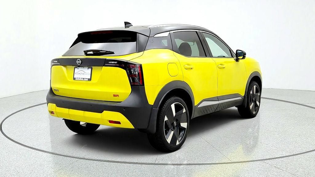Used 2025 Nissan Kicks SR FWD image 5