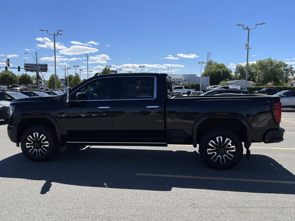 Used 2025 GMC Sierra 3500 Denali Ultimate AWD/4WD image 4