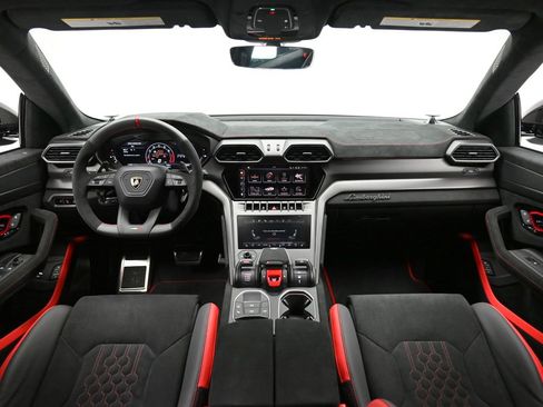 Used 2023 Lamborghini Urus Performante AWD/4WD image 19