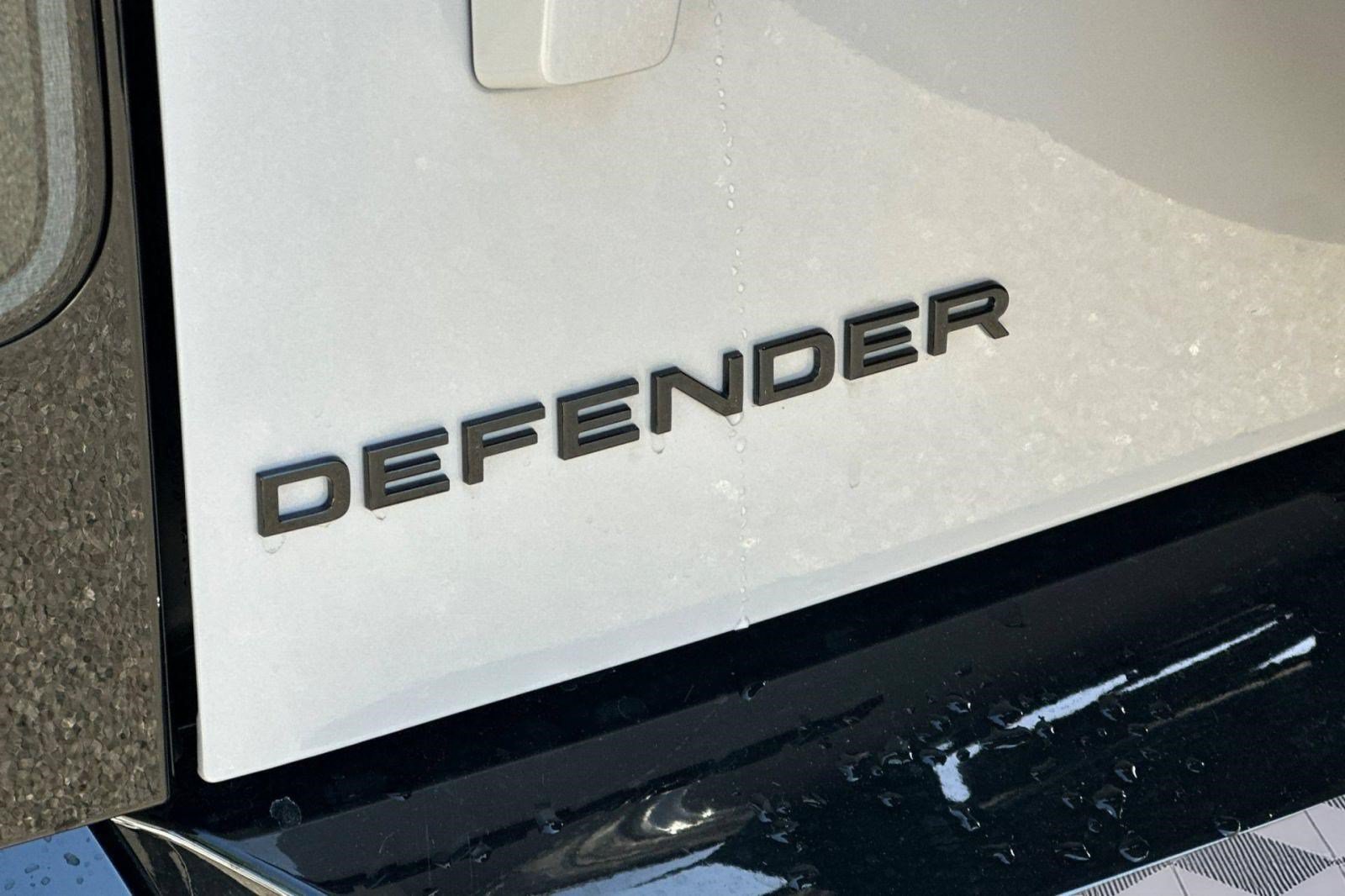 New 2026 Land Rover Defender 130 X-Dynamic SE AWD/4WD image 25