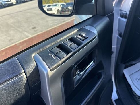 Used 2022 Toyota 4Runner SR5 Premium image 11