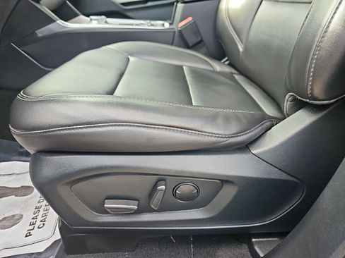 Used 2021 Ford Explorer XLT w/ Equipment Group 202A image 31