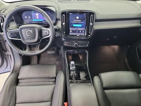 Certified 2026 Volvo XC40 B5 Plus AWD/4WD image 17