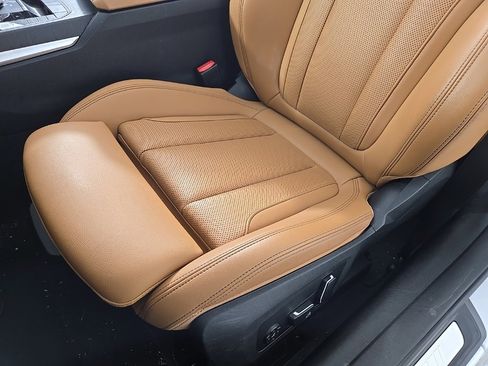 Certified 2024 BMW 430i xDrive Convertible w/ M Sport Package image 18