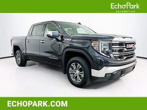 Used 2025 GMC Sierra 1500 SLT image 1