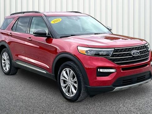 Used 2023 Ford Explorer XLT w/ Equipment Group 202A AWD/4WD image 1