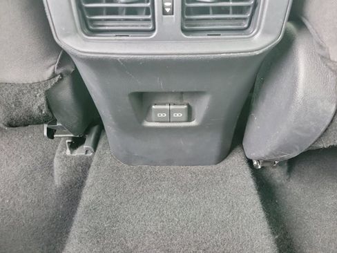Used 2024 Toyota RAV4 XLE AWD/4WD image 9
