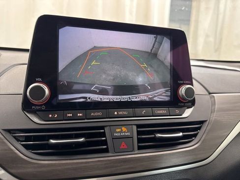 Used 2025 Nissan Altima 2.5 SV FWD image 26