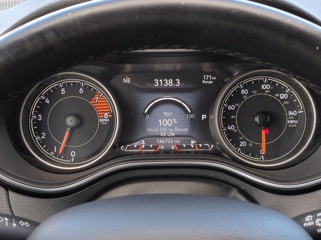 Used 2019 Jeep Cherokee Trailhawk AWD/4WD image 27