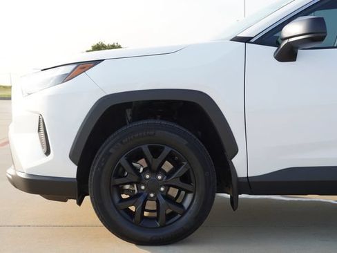 Used 2023 Toyota RAV4 LE FWD image 5