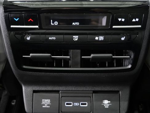 Used 2024 Acura MDX SH-AWD w/ Advance Package image 27