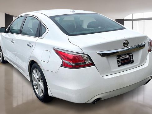 Used 2015 Nissan Altima 2.5 SL w/ Technology Package image 4
