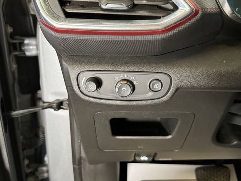 Used 2023 Chevrolet TrailBlazer RS w/ Sun and Liftgate Package FWD image 18