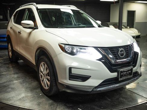 Used 2019 Nissan Rogue SV image 5