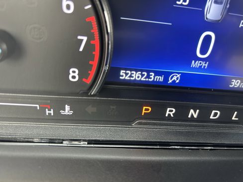 Used 2021 Ford Explorer XLT w/ Equipment Group 202A AWD/4WD image 27