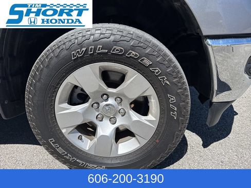 Used 2023 RAM 1500 Big Horn AWD/4WD image 4