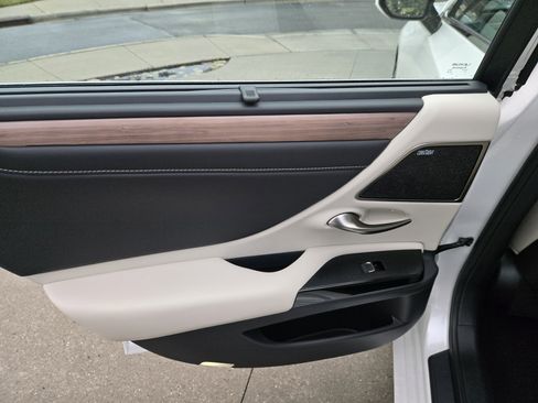 Certified 2024 Lexus ES 350 Ultra Luxury w/ Accessory Package (Z2) image 34