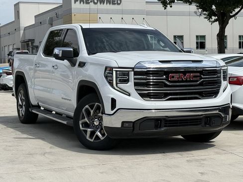 Used 2023 GMC Sierra 1500 SLT w/ SLT Premium Package RWD image 2