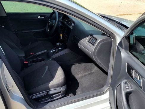 Used 2015 Volkswagen Jetta S image 11