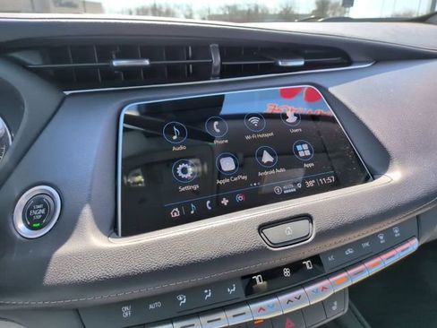 Used 2023 Cadillac XT4 Luxury w/ Cold Weather Package AWD/4WD image 22