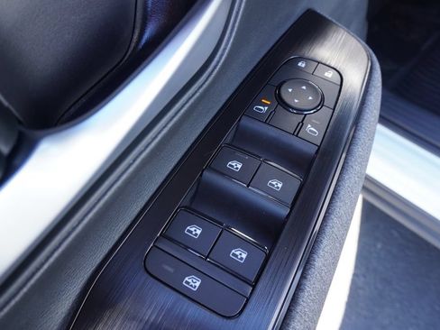 Used 2026 Nissan Kicks SV FWD image 15