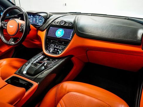 Used 2021 Aston Martin DBX AWD/4WD image 11