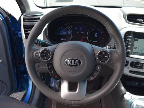 Used 2017 Kia Soul EV FWD image 9