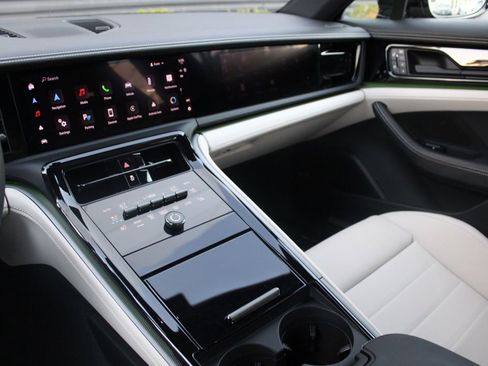 Certified 2025 Porsche Panamera image 26