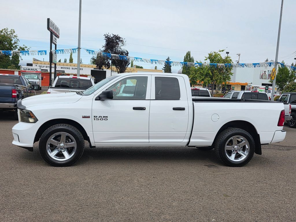 Used 2017 RAM 1500 Express w/ Express Value Package AWD/4WD image 9
