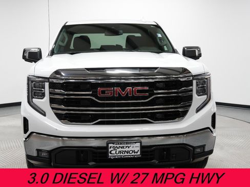 Used 2023 GMC Sierra 1500 SLT image 2