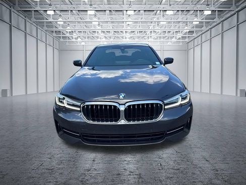 Used 2022 BMW 530i w/ Convenience Package RWD image 2