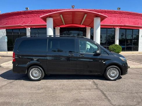 Used 2019 Mercedes-Benz Metris Passenger image 2