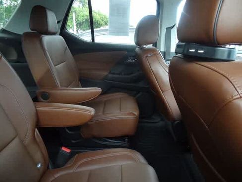 Used 2019 Chevrolet Traverse High Country AWD/4WD image 13